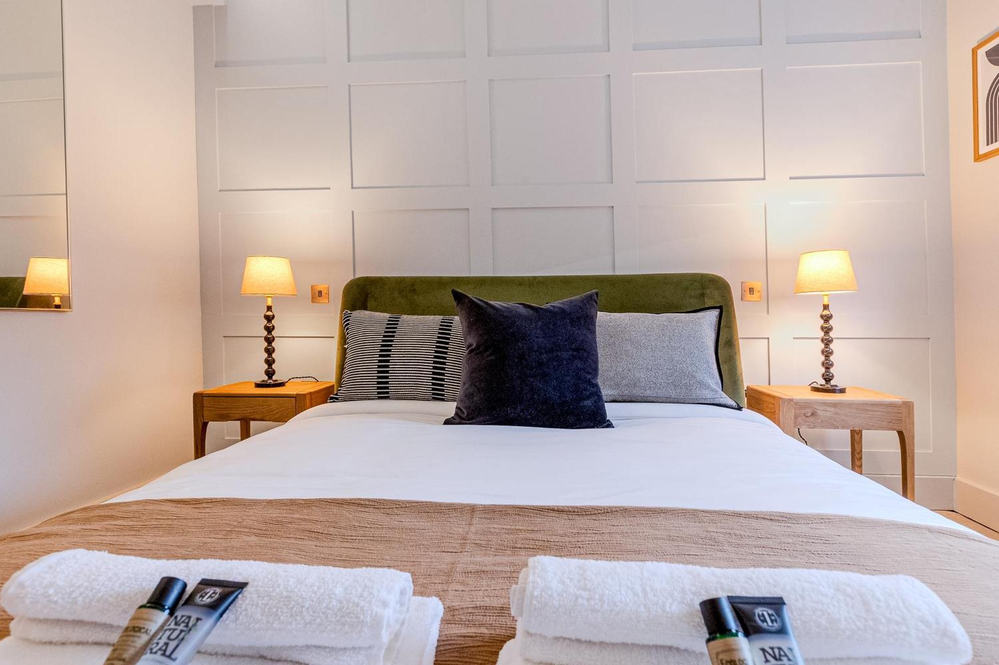 Modernized Serviced 3 Minutes From Blackfriars *